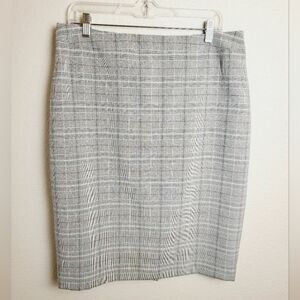 Gray/Blue Plaid Straight Skirt Size 12 with Back Vent (Slit) Extension